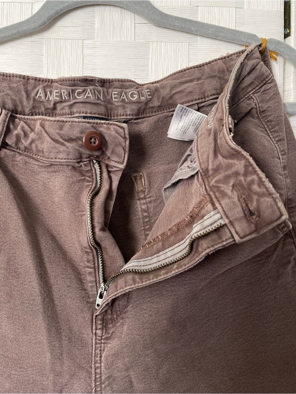 American Eagle High Rise 90s Boyfriend Cargos 🐴 - Picture 8 of 16